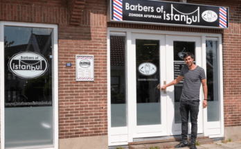 eigenaar van barbers of istanbul 22