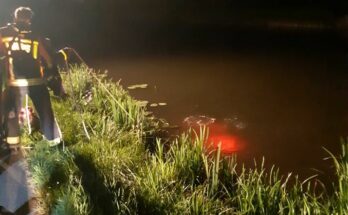 auto in aarkanaal
