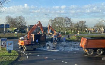 gekantelde vrachtwagen